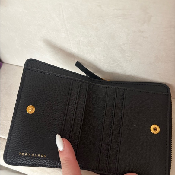 Tory Burch Emerson Wallet - Picture 5 of 6